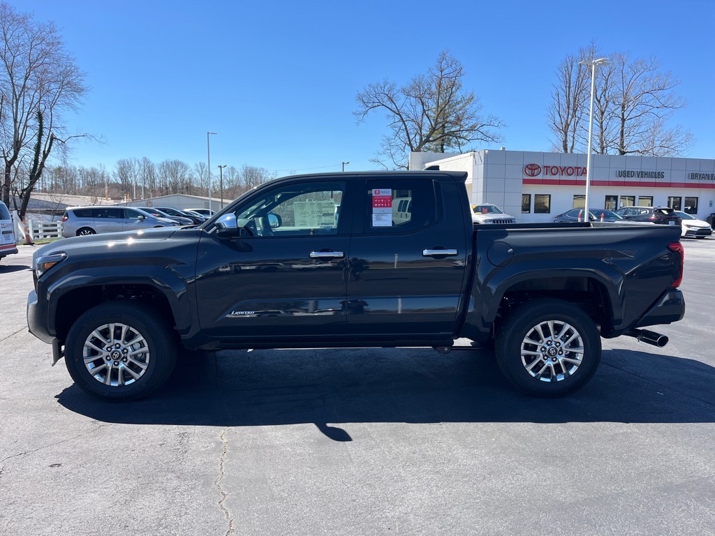 Vehicle image 8 of 32