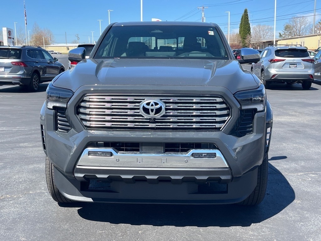 Vehicle image 2 of 32