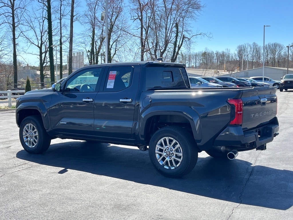 Vehicle image 7 of 32