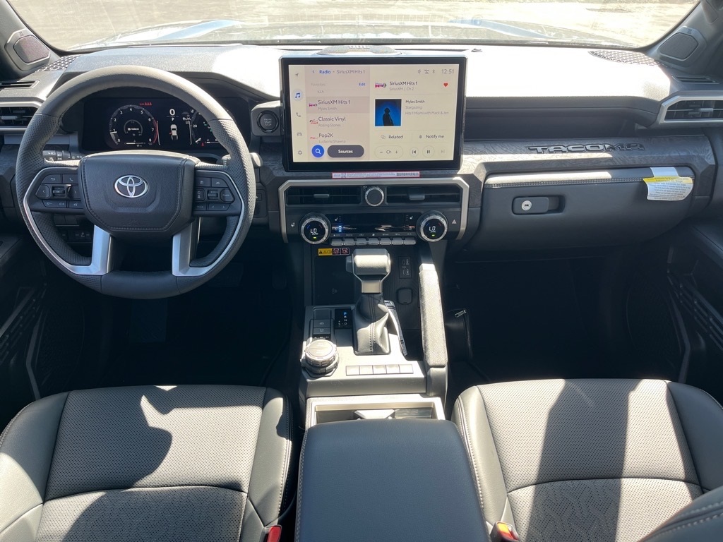 Vehicle image 15 of 32