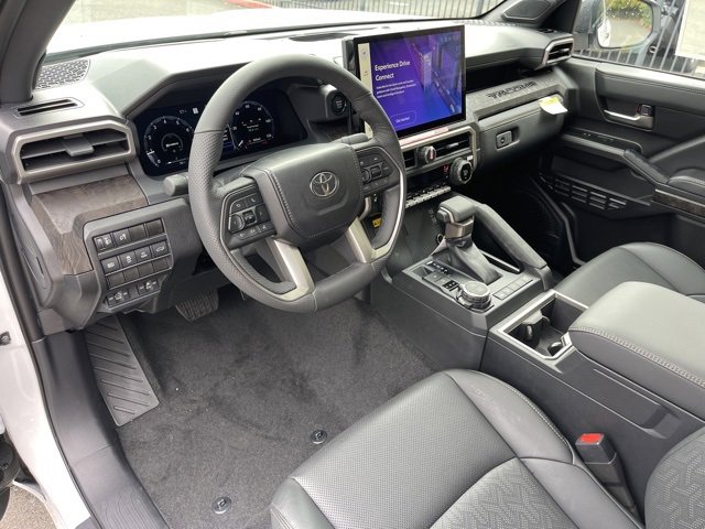 Vehicle image 2 of 32