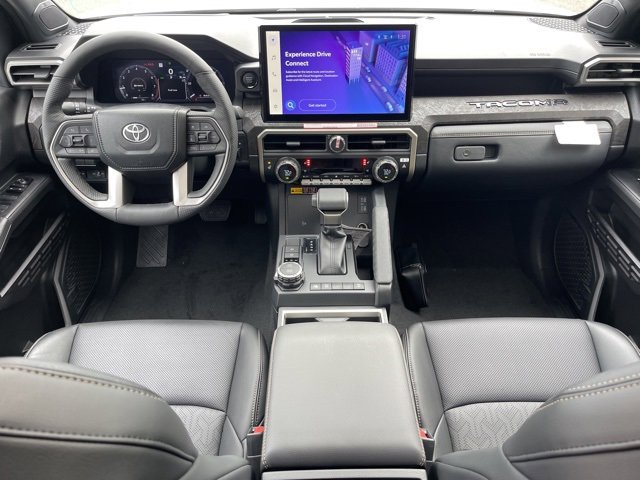 Vehicle image 10 of 32