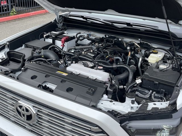 Vehicle image 9 of 32