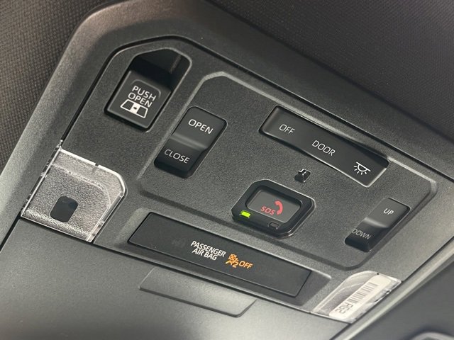Vehicle image 29 of 32