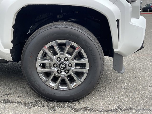Vehicle image 7 of 32