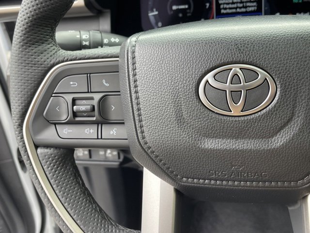 Vehicle image 22 of 32