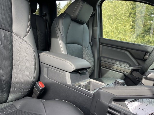 Vehicle image 16 of 31