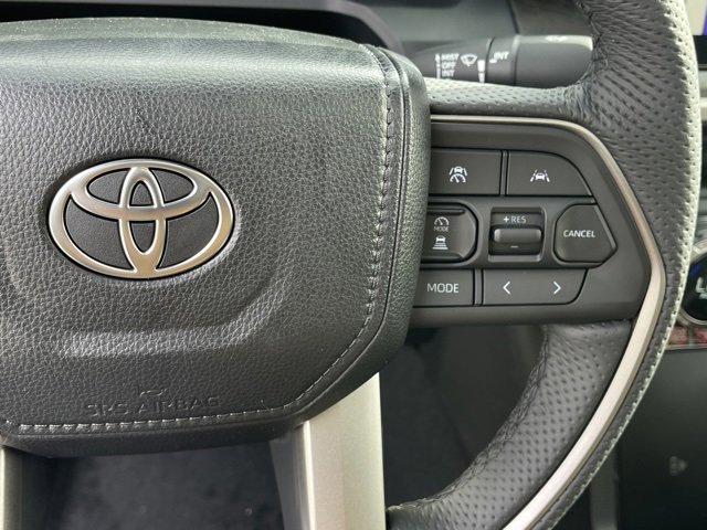 Vehicle image 23 of 31