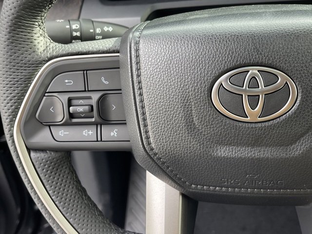 Vehicle image 22 of 31