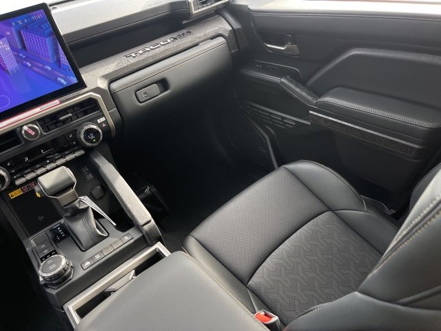 Vehicle image 11 of 31