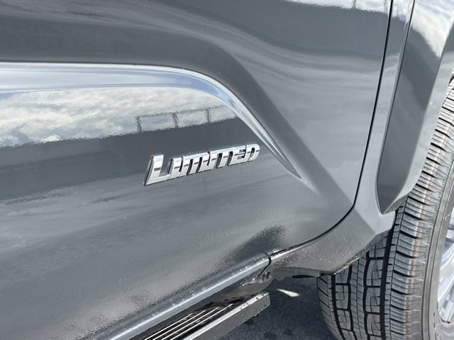 Vehicle image 6 of 31