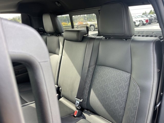 Vehicle image 13 of 31