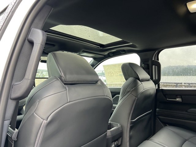 Vehicle image 12 of 34