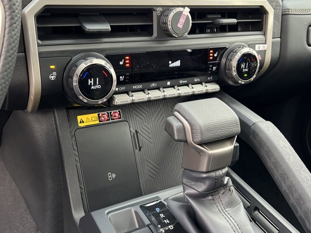 Vehicle image 28 of 34