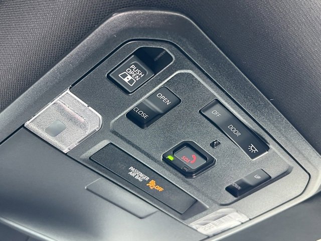 Vehicle image 31 of 34