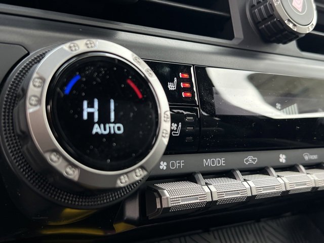 Vehicle image 32 of 34