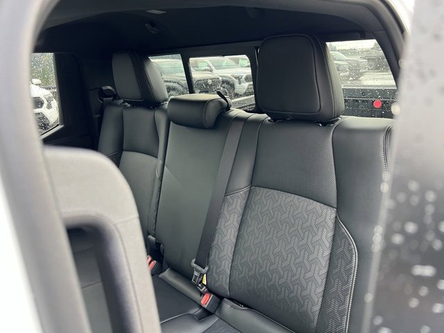 Vehicle image 13 of 34