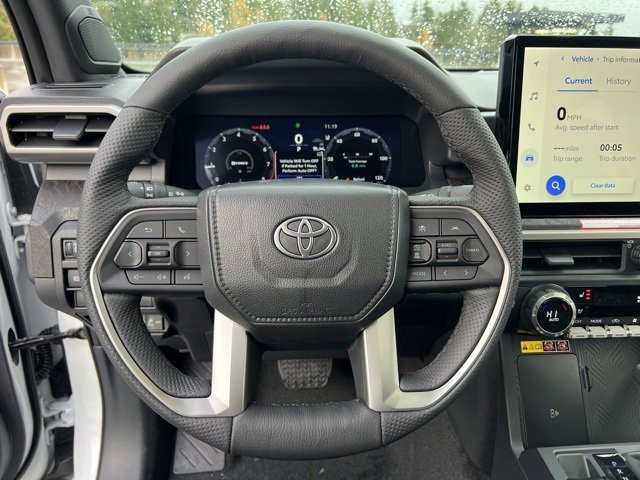 Vehicle image 21 of 34