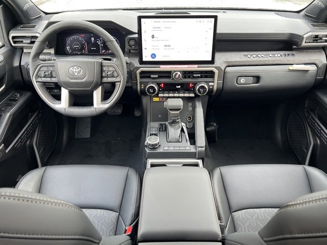Vehicle image 10 of 34