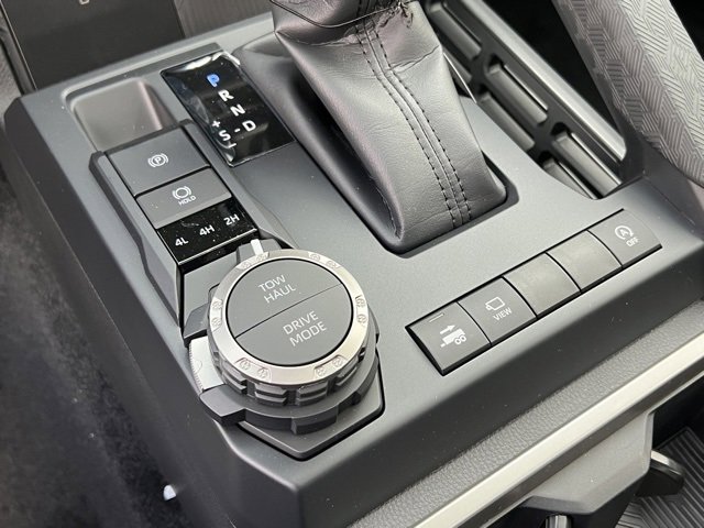 Vehicle image 27 of 34