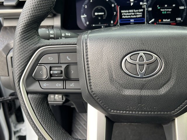 Vehicle image 23 of 34