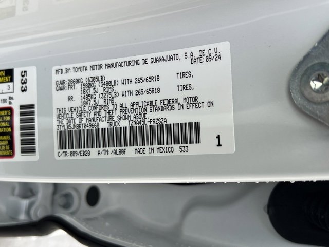 Vehicle image 33 of 34