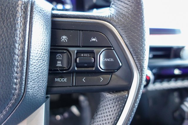 Vehicle image 19 of 30
