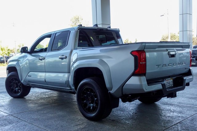 Vehicle image 4 of 30