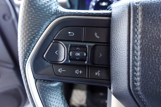 Vehicle image 25 of 30