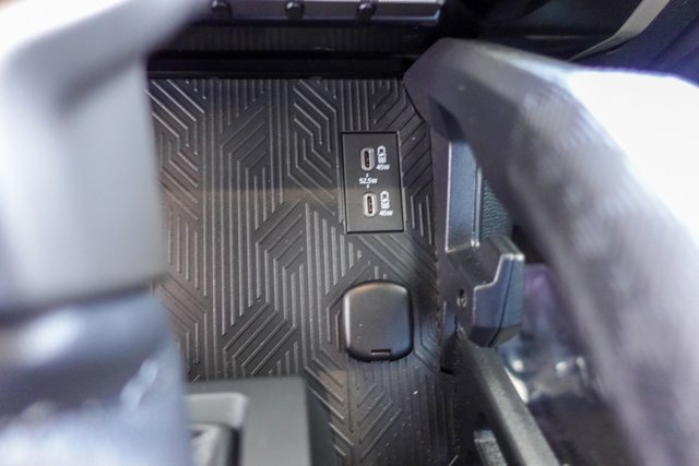 Vehicle image 8 of 30