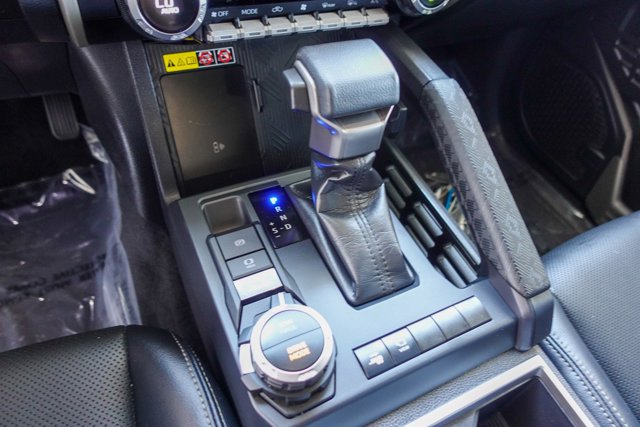 Vehicle image 18 of 30