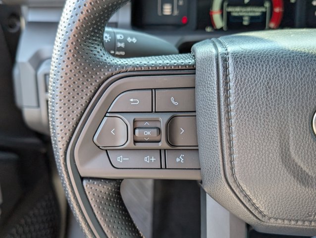 Vehicle image 16 of 24