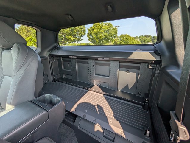Vehicle image 10 of 24
