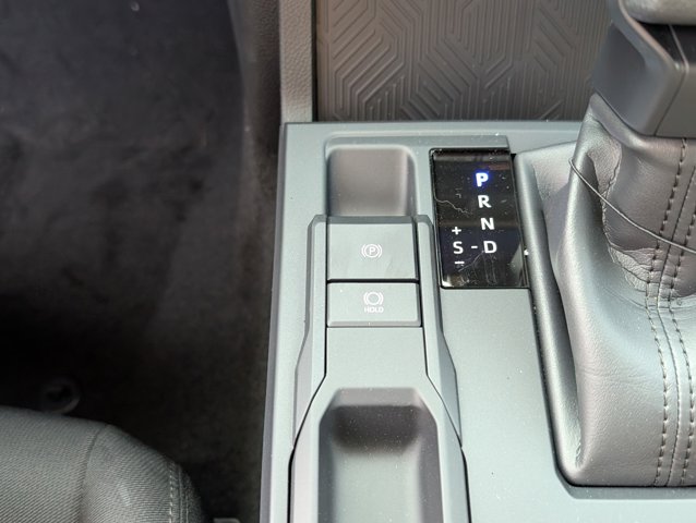 Vehicle image 19 of 24
