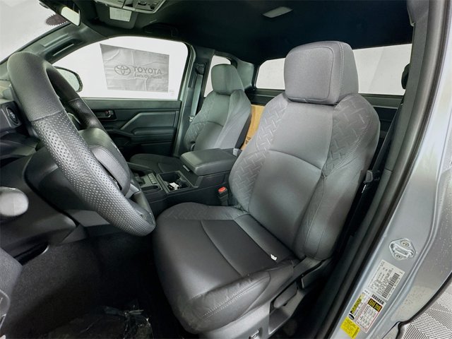 Vehicle image 7 of 11