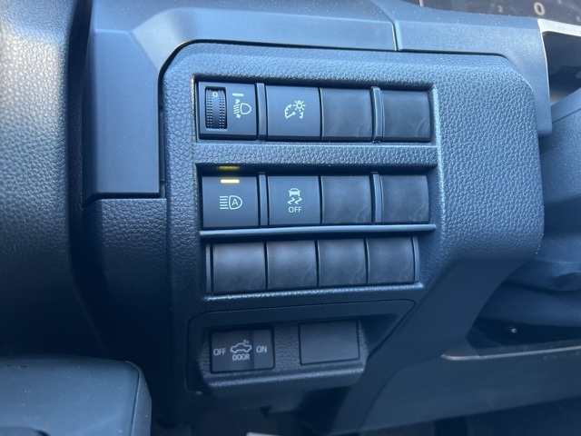 Vehicle image 19 of 24