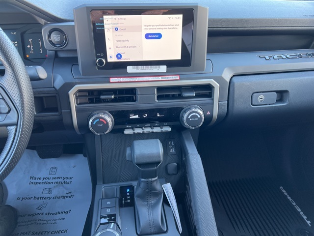 Vehicle image 21 of 24