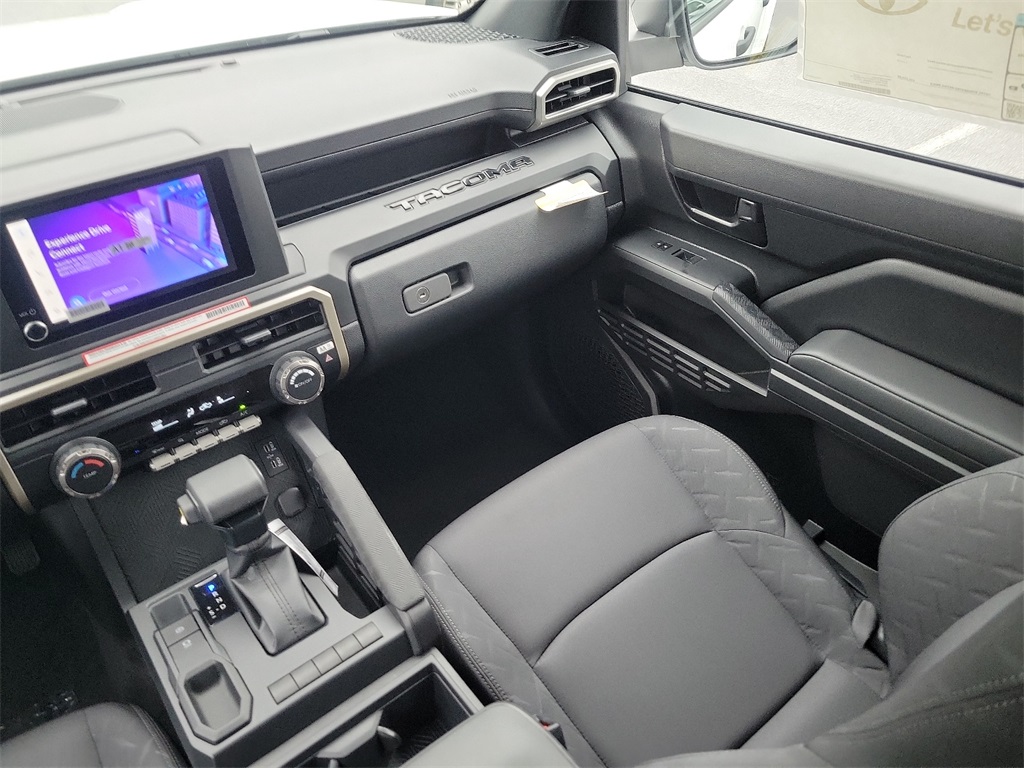 2024 Toyota Tacoma SR Image 11 of 20