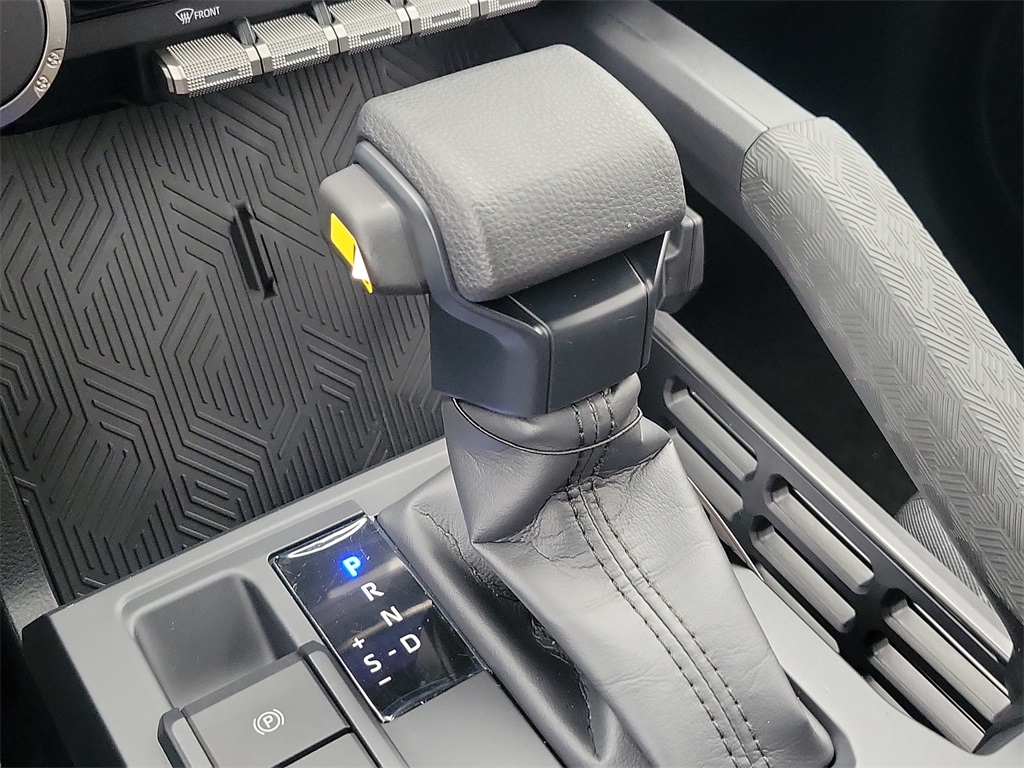 2024 Toyota Tacoma SR Image 17 of 20