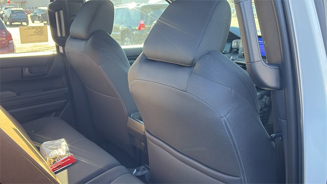 Vehicle image 22 of 26