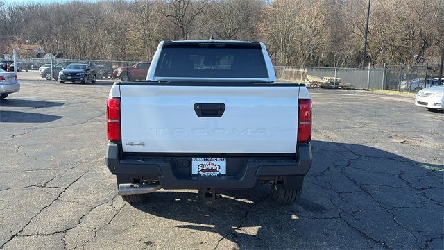 Vehicle image 4 of 26