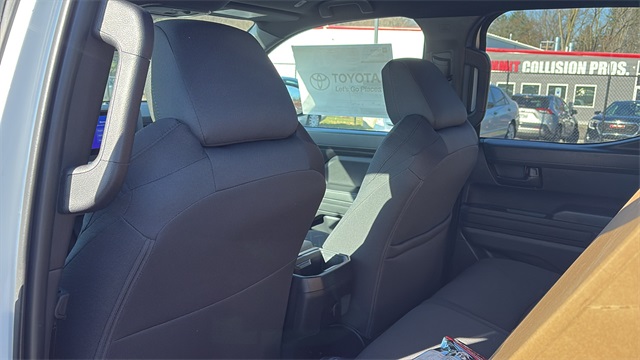 Vehicle image 19 of 26