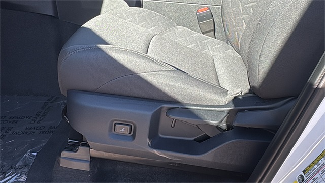 Vehicle image 17 of 26