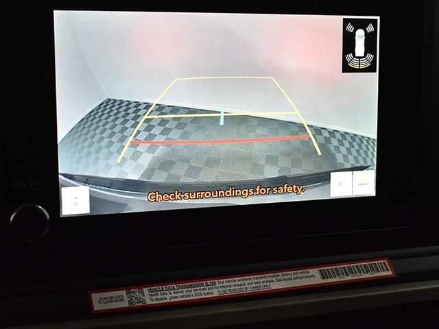 Vehicle image 8 of 12