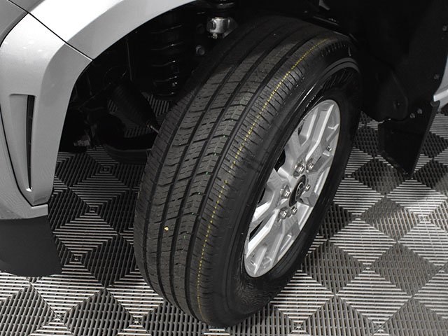 Vehicle image 11 of 12