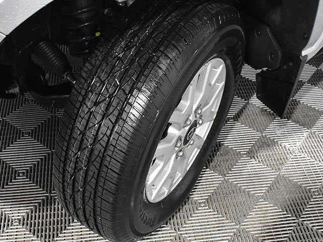 Vehicle image 11 of 13
