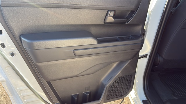 Vehicle image 23 of 29