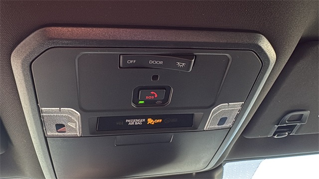 Vehicle image 15 of 29