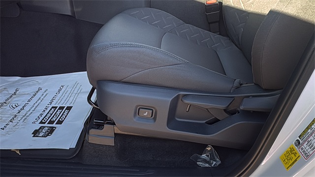 Vehicle image 18 of 29