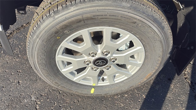 Vehicle image 8 of 29
